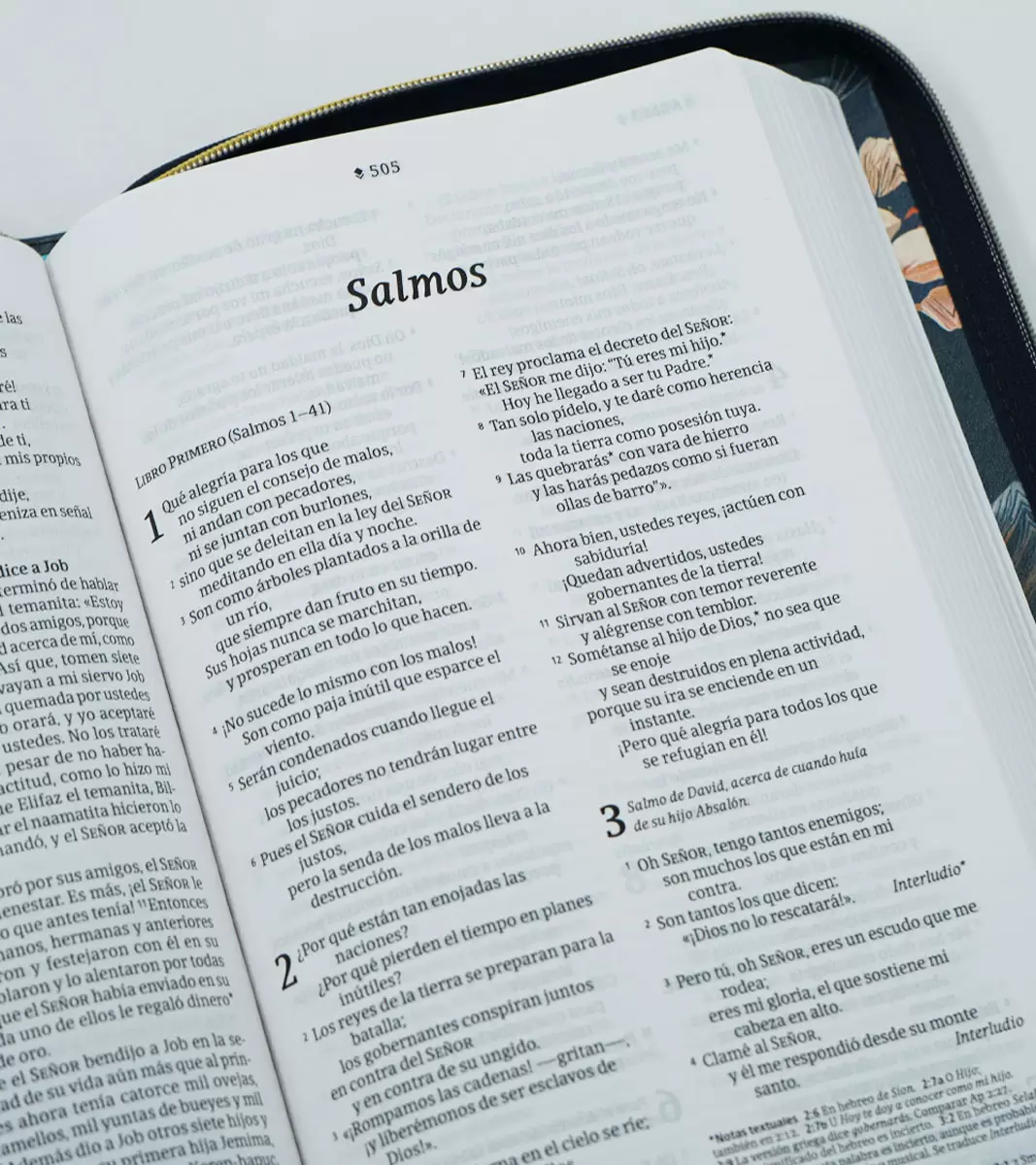 Biblia Ultrafina NTV con Cierre – Simil Piel Floral - Image 3