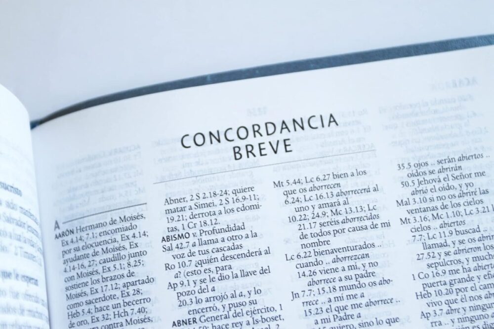 Biblia RV1960 letra grande tamaño manual, con nombres de Dios - Image 3