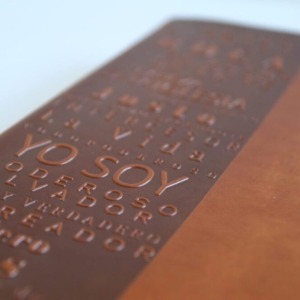 biblia rvr60 letra grande tamaño manual, simil piel canela con nombres de dios